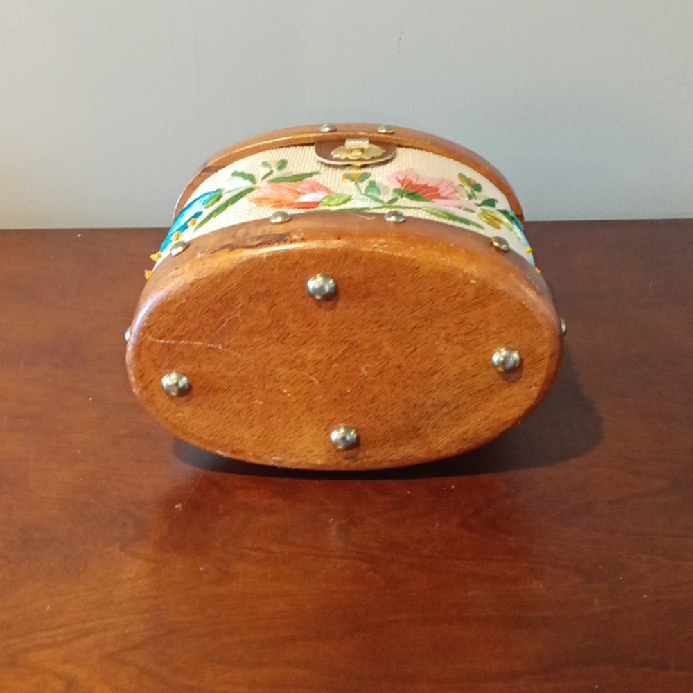 VTG Whidby handbag very unique raffia and wood materials! - Picture 3 of 5